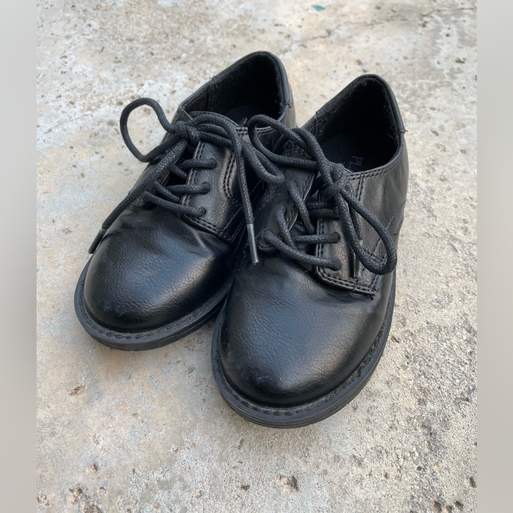 Children’s Place Boys’ Dress Shoe, Black, Size Kids 10.